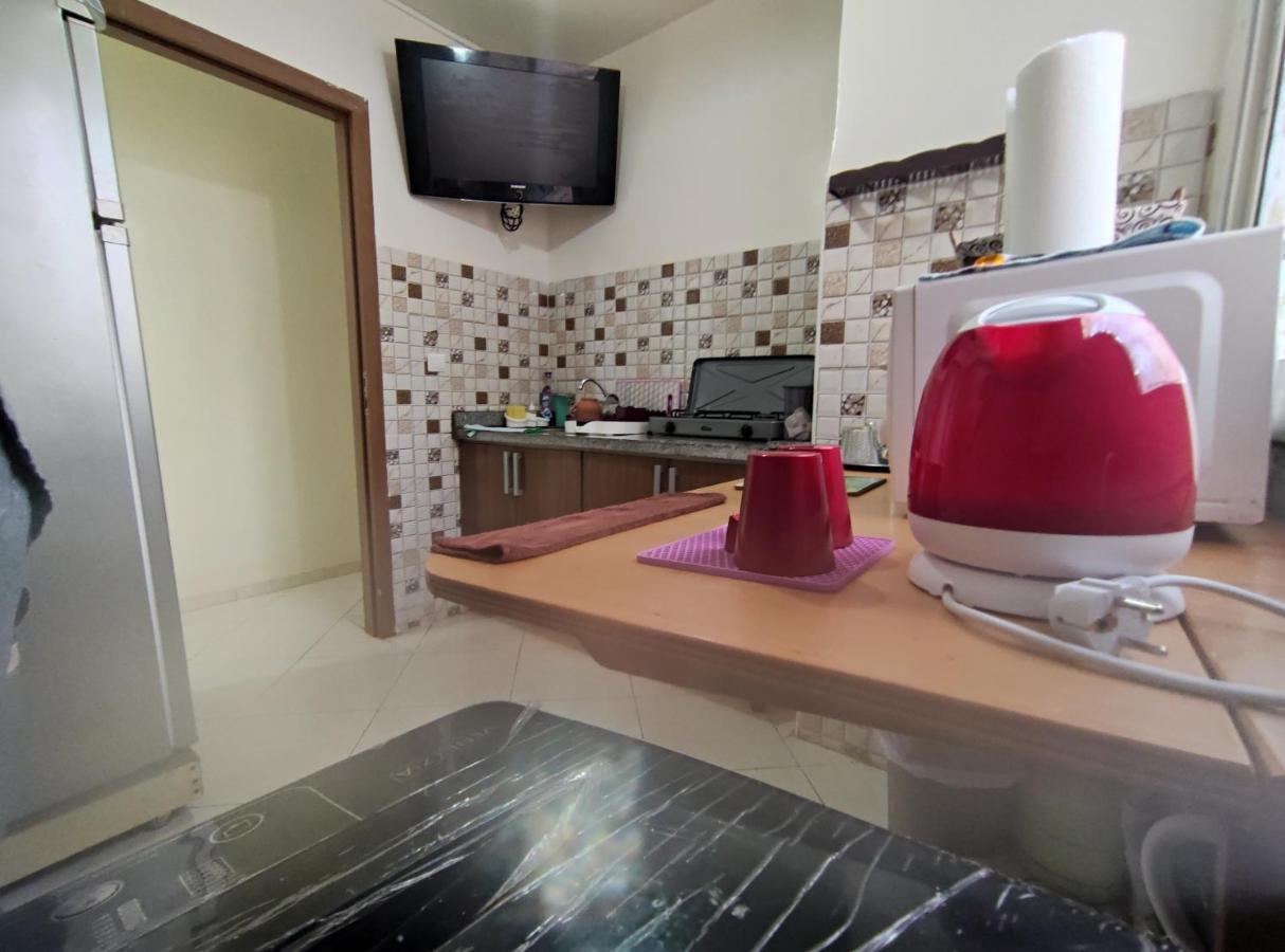 Beautiful Ground-Floor Apartment With Portable Air Conditioning, Parking, And Free Wi-Fi الدار البيضاء المظهر الخارجي الصورة