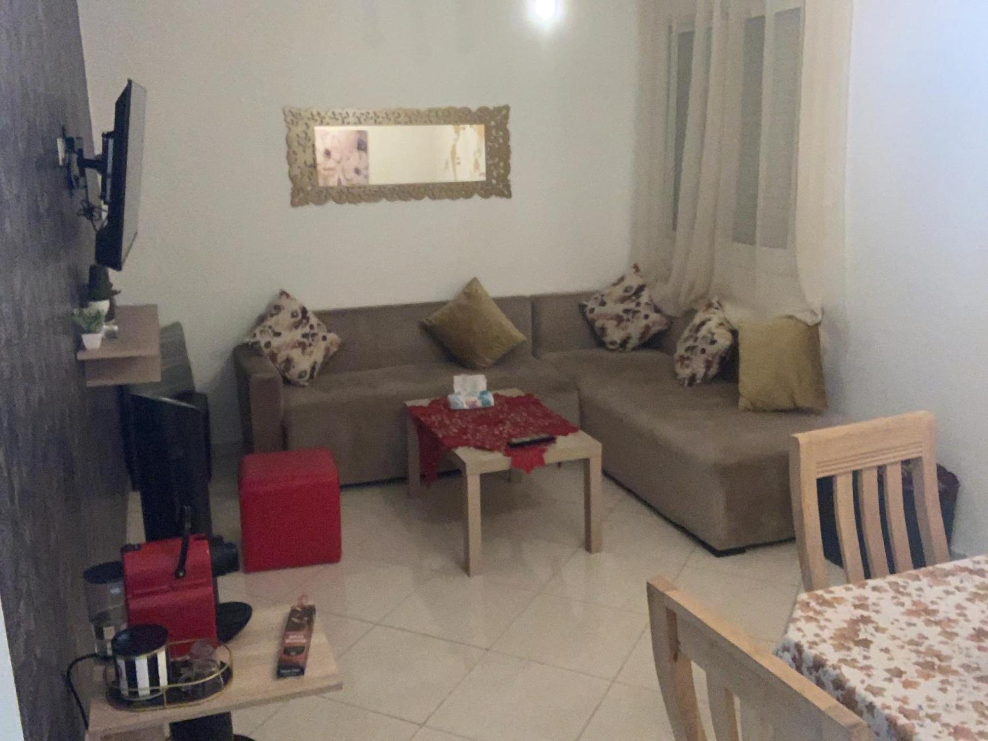 Beautiful Ground-Floor Apartment With Portable Air Conditioning, Parking, And Free Wi-Fi الدار البيضاء المظهر الخارجي الصورة